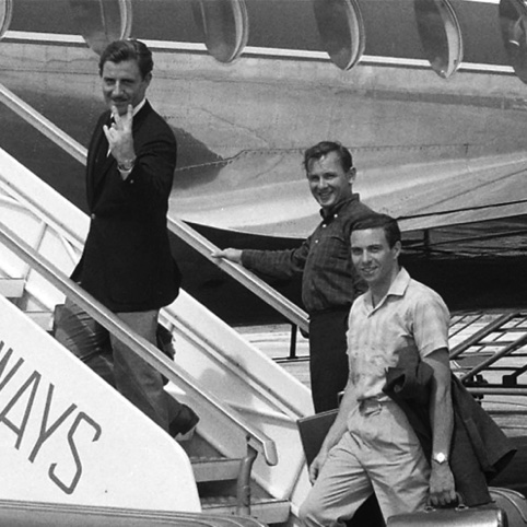 Retour d'Indy avec Graham Hill, : victorieux,  Bruce Maclaren et Jim Retour d'Indy avec Graham Hill, : victorieux,  Bruce Maclaren et Jim